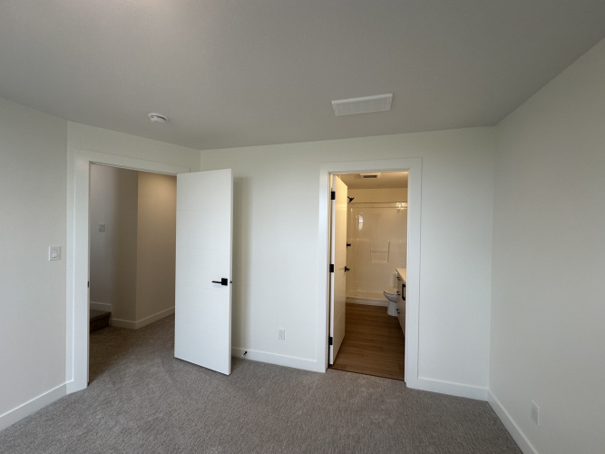 Townhouse For Rent 2733 67 Street, Red Deer, 3 Bedrooms, 2.5 Bathrooms