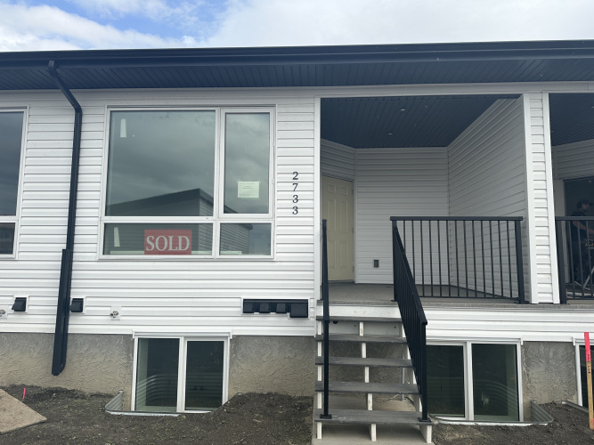 Townhouse For Rent 2733 67 Street, Red Deer, 3 Bedrooms, 2.5 Bathrooms