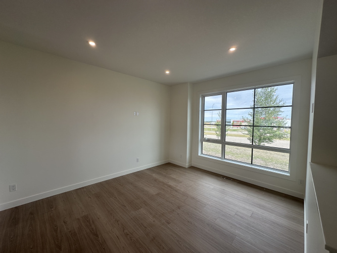 Townhouse For Rent 2733 67 Street, Red Deer, 3 Bedrooms, 2.5 Bathrooms