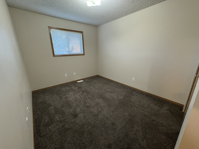 Townhouse For Rent 541, 100 Jordan Parkway, Red Deer, 3 Bedroom, 1.5 Bathroom