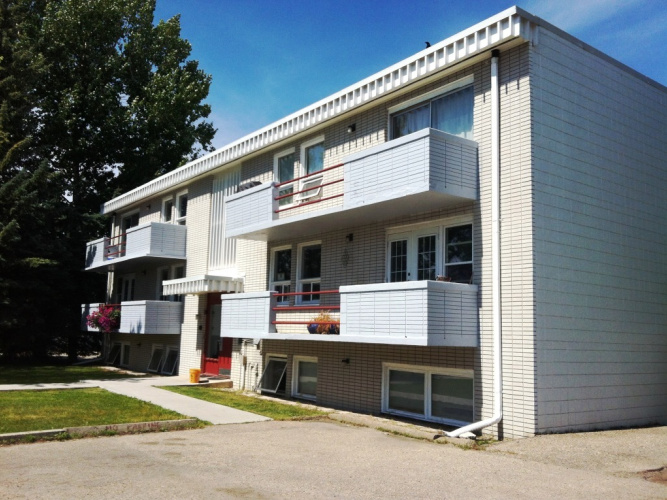 Apartment For Rent 201 - 12 Selkirk Blvd, Red Deer, 2 Bedroom, 1 Bathroom