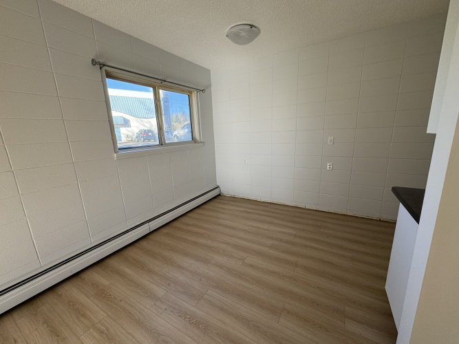 Apartment For Rent 201 - 12 Selkirk Blvd, Red Deer, 2 Bedroom, 1 Bathroom