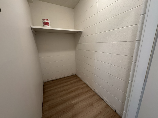 Apartment For Rent 201 - 12 Selkirk Blvd, Red Deer, 2 Bedroom, 1 Bathroom