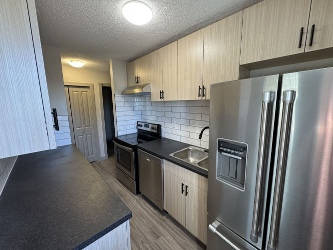 Apartment For Rent 301, 3815 - 51A Street, Red Deer, 1 Bedroom, 1 Bathroom