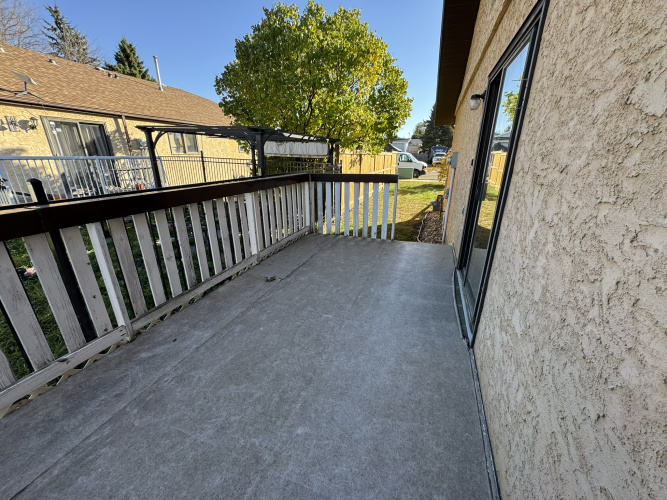 Townhouse For Rent 4604A 48 Ave, Sylvan Lake, 2 Bedroom, 1 Bathroom