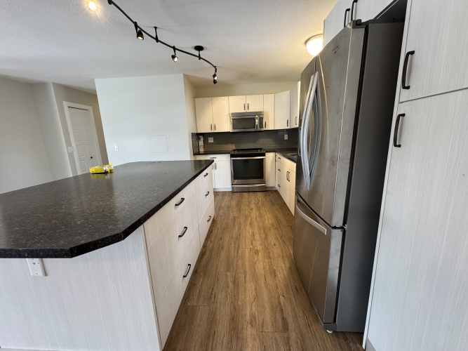 Upper For Rent 70 Valley Cres, Lacombe, 3 Bedroom, 2 Bathroom