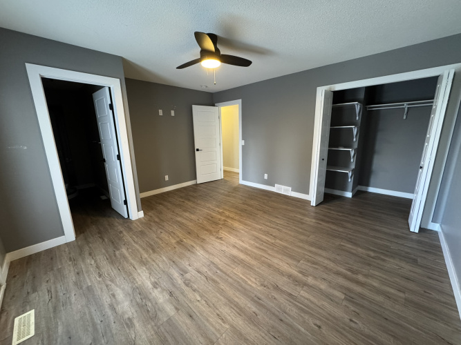 Upper For Rent 70 Valley Cres, Lacombe, 3 Bedroom, 2 Bathroom