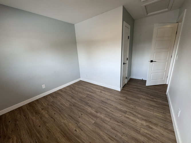 Upper For Rent 70 Valley Cres, Lacombe, 3 Bedroom, 2 Bathroom