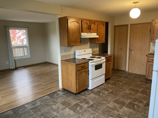 Duplex For Rent 47 Gillespie Crescent, Red Deer, 4 Bedroom, 1.5 Bathroom