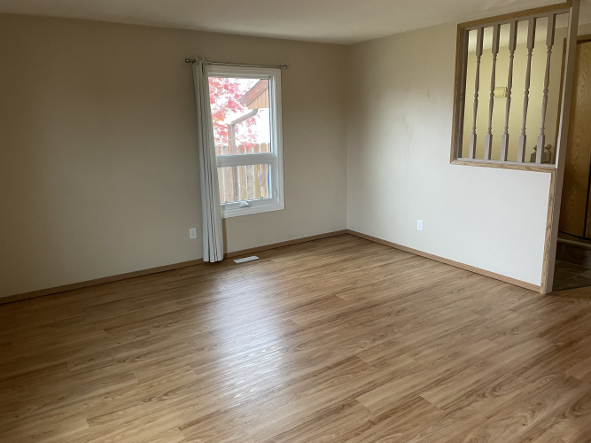 Duplex For Rent 47 Gillespie Crescent, Red Deer, 4 Bedroom, 1.5 Bathroom
