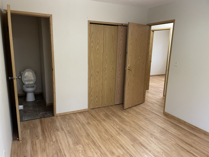 Duplex For Rent 47 Gillespie Crescent, Red Deer, 4 Bedroom, 1.5 Bathroom