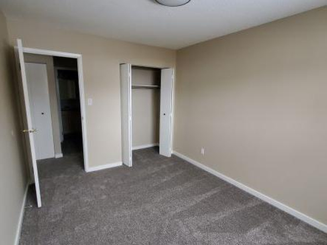Apartment For Rent 201 - 5832 60A Street, Red Deer, 2 Bedroom, 1 Bathroom
