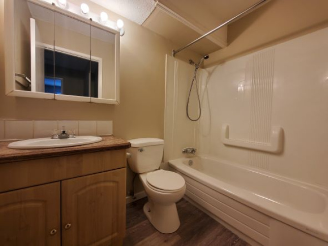 Apartment For Rent 201 - 5832 60A Street, Red Deer, 2 Bedroom, 1 Bathroom