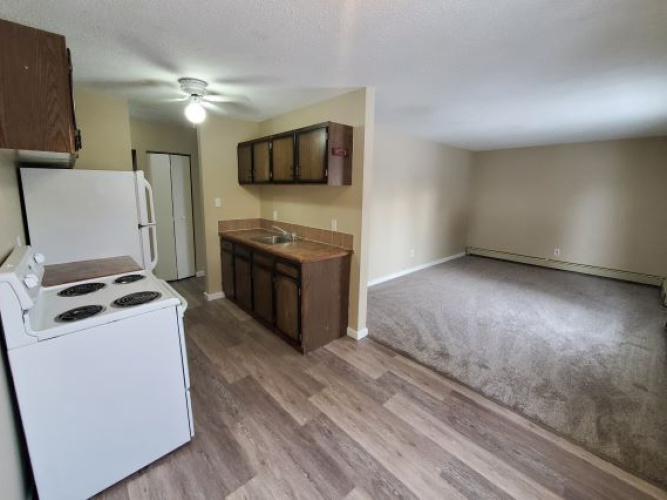 Apartment For Rent 201 - 5832 60A Street, Red Deer, 2 Bedroom, 1 Bathroom