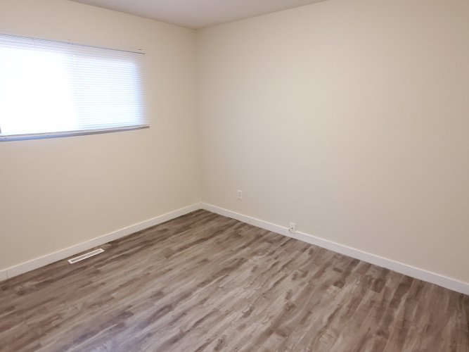 Duplex For Rent 5938 63 Street, Red Deer, 3 Bedrooms, 1 Bathroom