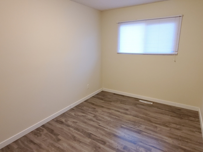 Duplex For Rent 5938 63 Street, Red Deer, 3 Bedrooms, 1 Bathroom