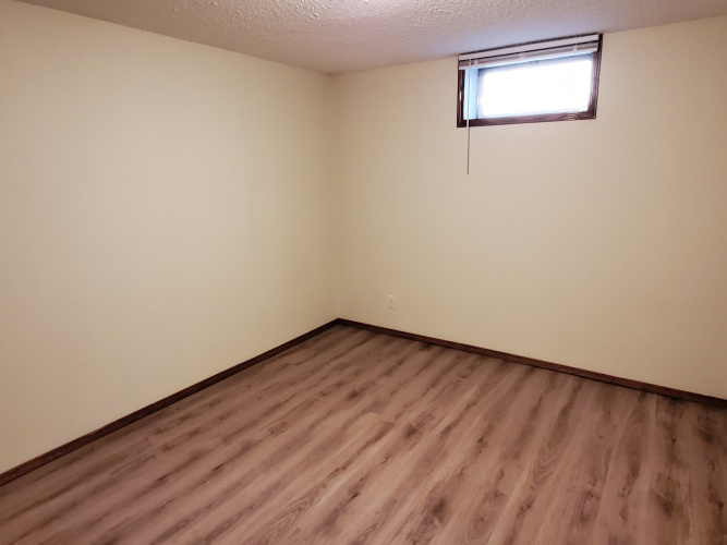 Duplex For Rent 5938 63 Street, Red Deer, 3 Bedrooms, 1 Bathroom