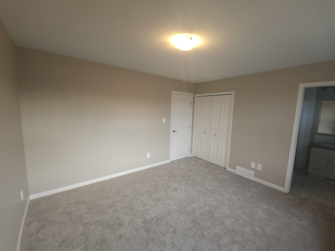 Townhouse For Rent 8 Hawthorn Place, Sylvan Lake, 3 Bedrooms, 3.5 Bathrooms