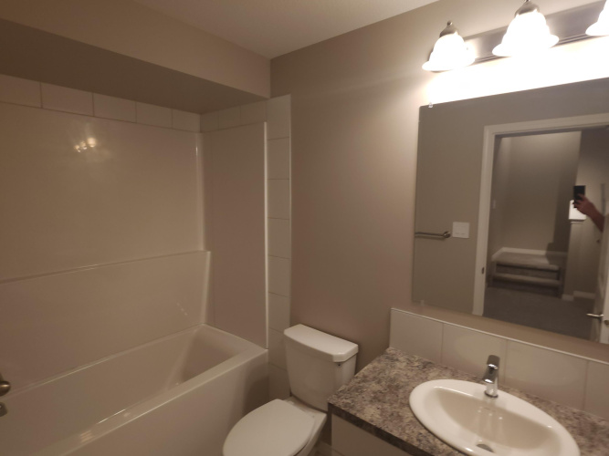 Townhouse For Rent 8 Hawthorn Place, Sylvan Lake, 3 Bedrooms, 3.5 Bathrooms