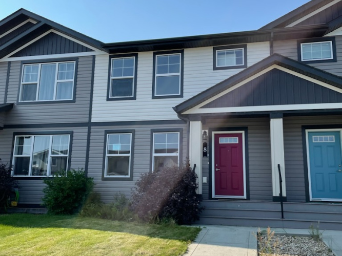 Townhouse For Rent 8 Hawthorn Place, Sylvan Lake, 3 Bedrooms, 3.5 Bathrooms