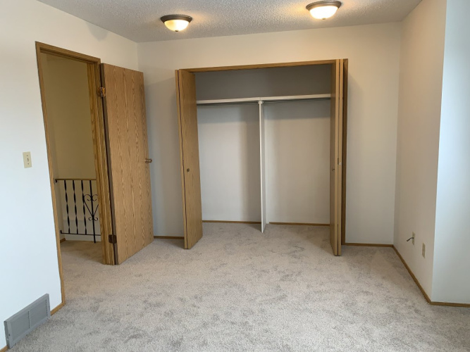 Townhouse For Rent 15C Grant Street, Red Deer, 3 Bedrooms, 1.5 Bathrooms