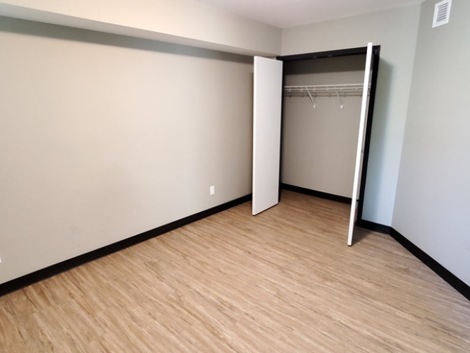 Apartment For Rent 213 - 4609 Riverside Drive, Red Deer, 2 Bedrooms, 1 Bathroom
