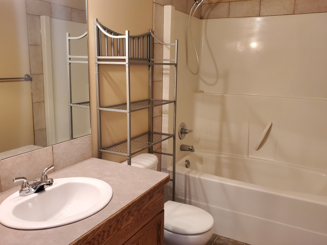 Townhouse For Rent 65 Lakeway Blvd, Sylvan Lake, 2 Bedrooms, 1.5 Bathrooms
