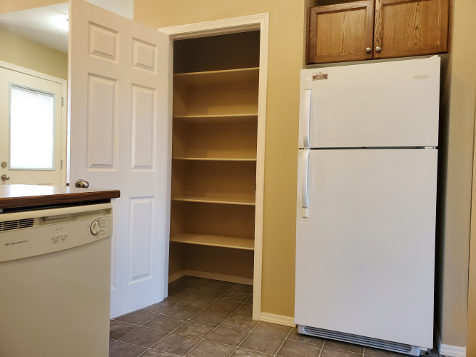 Townhouse For Rent 65 Lakeway Blvd, Sylvan Lake, 2 Bedrooms, 1.5 Bathrooms
