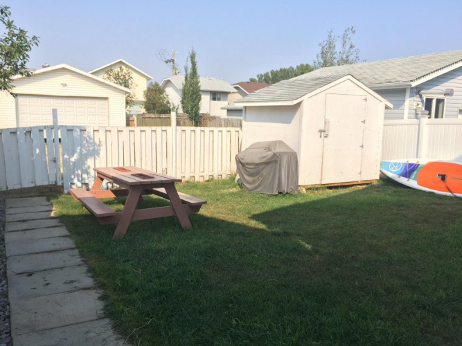 Sylvan Lake Upper For Rent 3 Bedrooms 1 Bathroom Price 1250