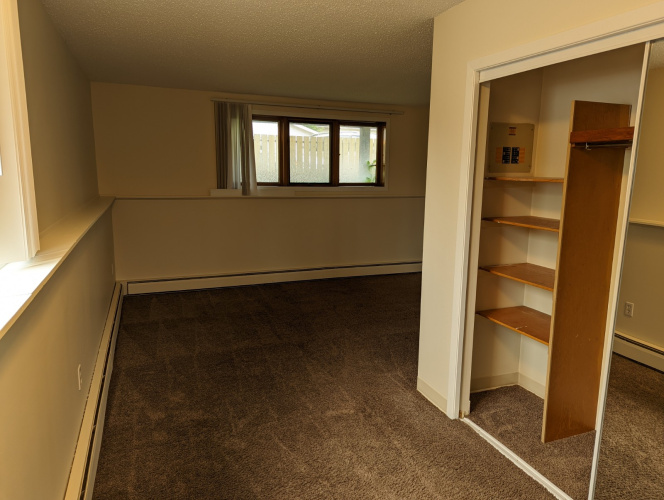 Apartment For Rent 5 - 4816 53 Street, Red Deer, 1 Bathroom