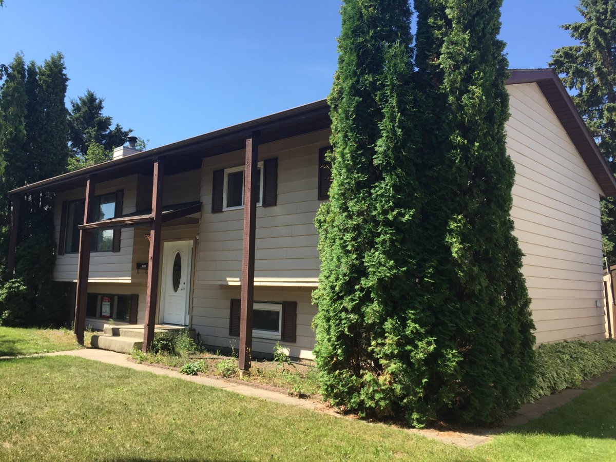 Red Deer House For Rent 3 Bedrooms 1 Bathroom Price 1050