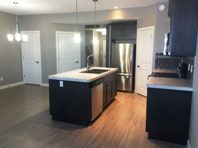 Townhouse For Rent 48 Reid Court, Sylvan Lake, 3 Bedrooms, 2.5 Bathrooms