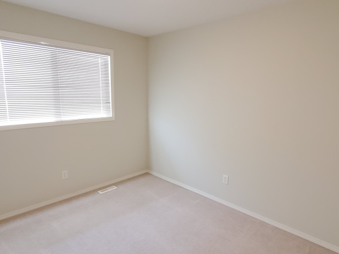 Townhouse For Rent 145 Old Boomer Road, Sylvan Lake, 3 Bedrooms, 1.5 Bathrooms