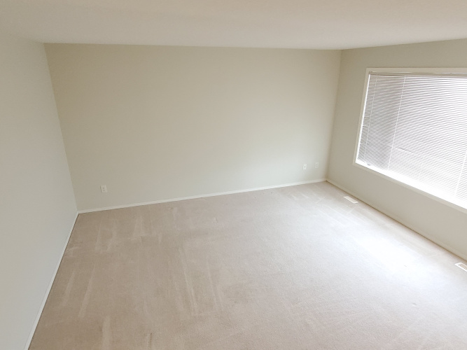 Townhouse For Rent 145 Old Boomer Road, Sylvan Lake, 3 Bedrooms, 1.5 Bathrooms