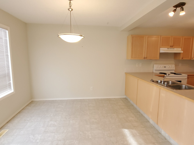 Townhouse For Rent 145 Old Boomer Road, Sylvan Lake, 3 Bedrooms, 1.5 Bathrooms