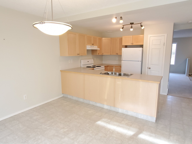 Townhouse For Rent 145 Old Boomer Road, Sylvan Lake, 3 Bedrooms, 1.5 Bathrooms