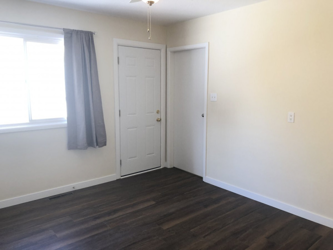 Duplex For Rent 5131 44 Street, Red Deer, 2 Bedrooms, 1 Bathroom