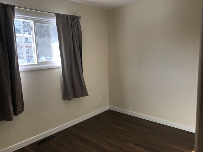 Duplex For Rent 5131 44 Street, Red Deer, 2 Bedrooms, 1 Bathroom