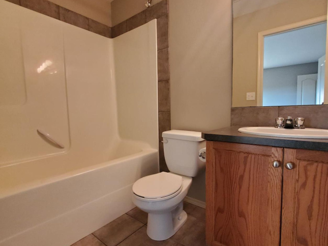Townhouse For Rent 193 Ibbotson Close, Red Deer, 2 Bedroom, 2.5 Bathroom