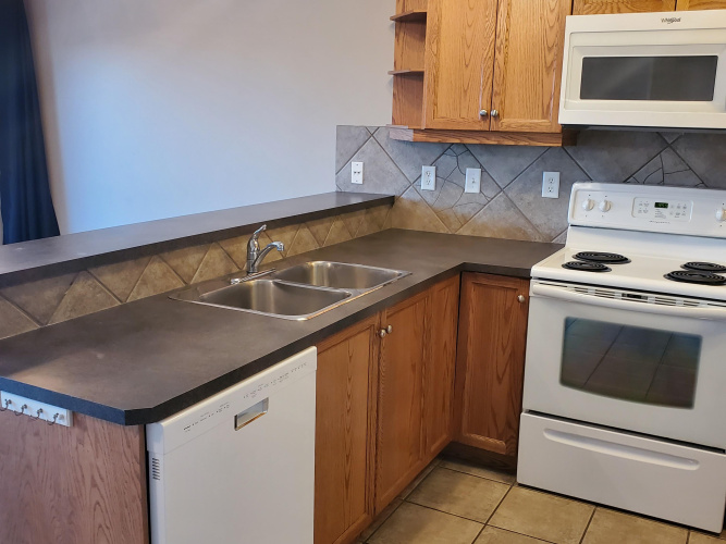 Townhouse For Rent 193 Ibbotson Close, Red Deer, 2 Bedroom, 2.5 Bathroom