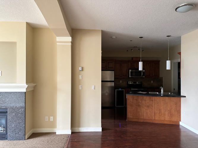 Condo For Rent 205 - 4707 50 Street, Sylvan Lake, 2 Bedroom, 2 Bathroom