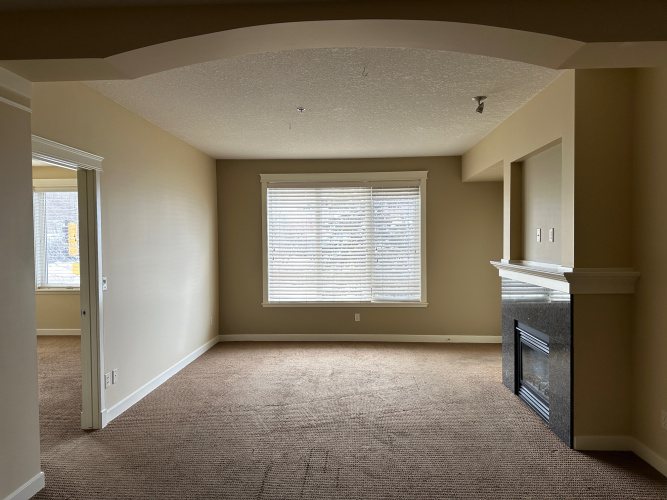 Condo For Rent 205 - 4707 50 Street, Sylvan Lake, 2 Bedroom, 2 Bathroom