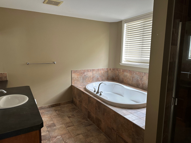 Condo For Rent 205 - 4707 50 Street, Sylvan Lake, 2 Bedroom, 2 Bathroom