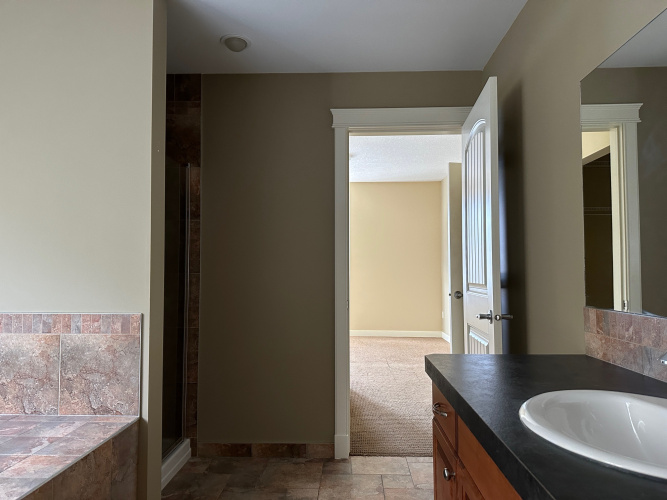 Condo For Rent 205 - 4707 50 Street, Sylvan Lake, 2 Bedroom, 2 Bathroom