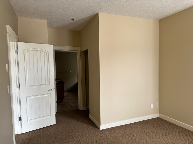 Condo For Rent 205 - 4707 50 Street, Sylvan Lake, 2 Bedroom, 2 Bathroom