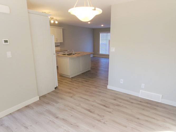 Townhouse For Rent 33 Hawthorn Place, Sylvan Lake, 3 Bedrooms, 2.5 Bathrooms