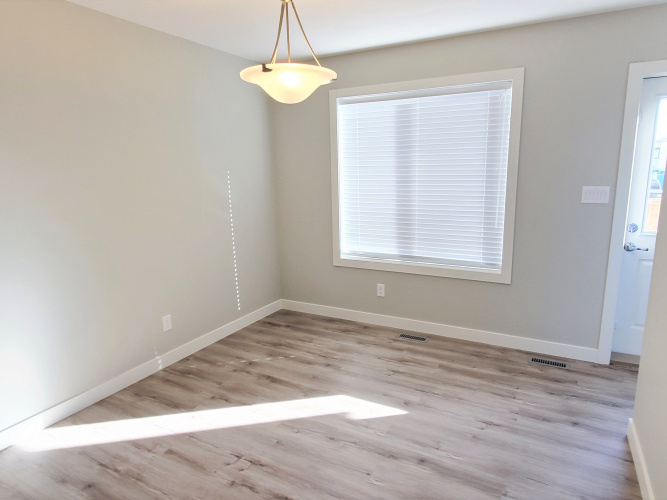Townhouse For Rent 33 Hawthorn Place, Sylvan Lake, 3 Bedrooms, 2.5 Bathrooms
