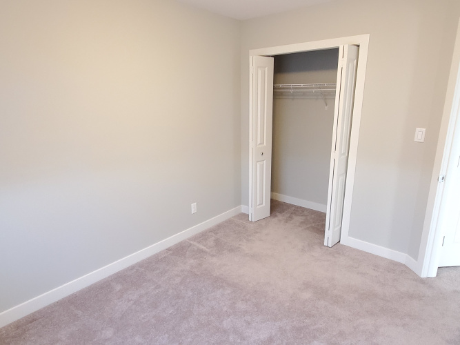 Townhouse For Rent 33 Hawthorn Place, Sylvan Lake, 3 Bedrooms, 2.5 Bathrooms