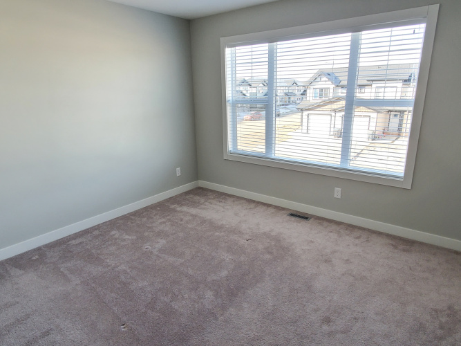 Townhouse For Rent 33 Hawthorn Place, Sylvan Lake, 3 Bedrooms, 2.5 Bathrooms