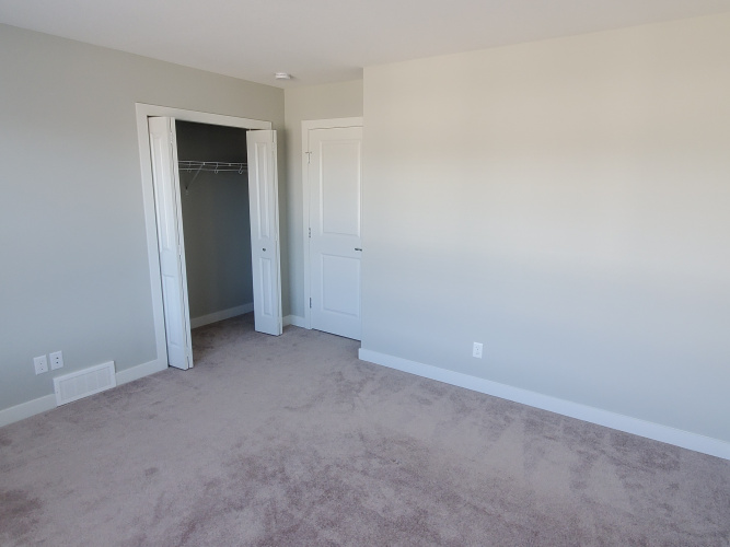Townhouse For Rent 33 Hawthorn Place, Sylvan Lake, 3 Bedrooms, 2.5 Bathrooms